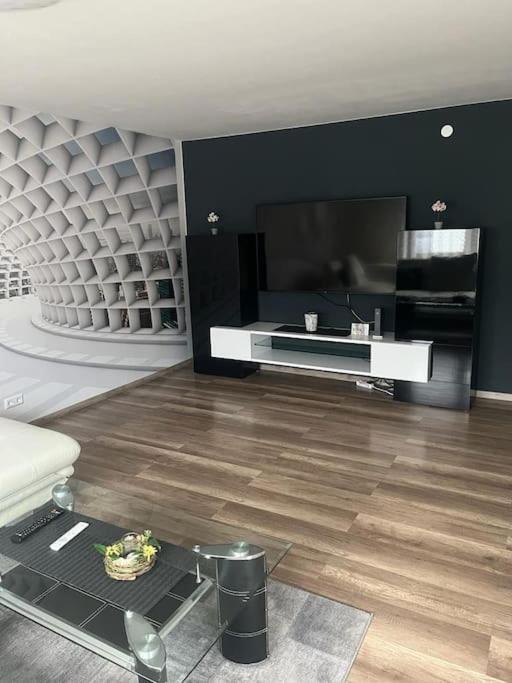 Ferienwohnung Outletcity Metzingen เมทซิงเงน ภายนอก รูปภาพ