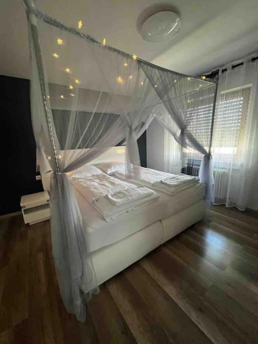 Ferienwohnung Outletcity Metzingen เมทซิงเงน ภายนอก รูปภาพ